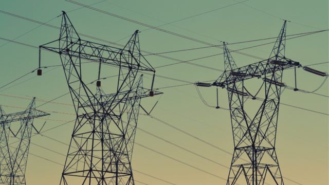 OCDE aumentar impuestos a eléctricas