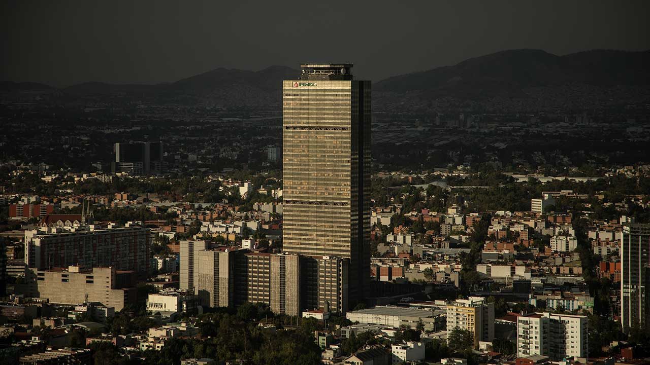 Pemex muda a más trabajadores para descentralización; va a marchas forzadas