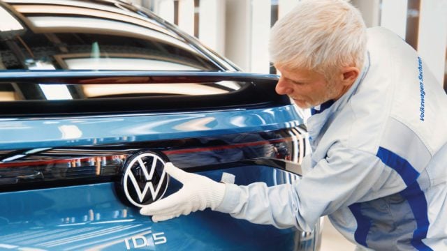 Volkswagen interrumpe plantas en Rusia