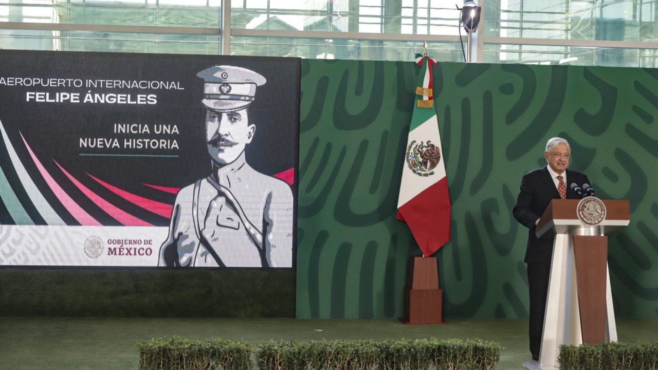 Empresarios y proveedores, suma de voluntades para construir el AIFA: AMLO
