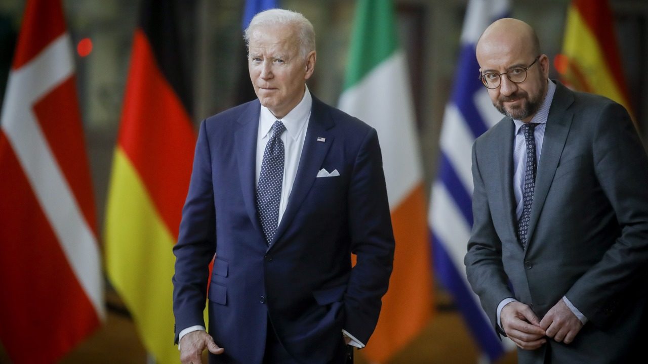 Biden cierra acuerdo de gas para ayudar a la UE a darle la espalda a Rusia