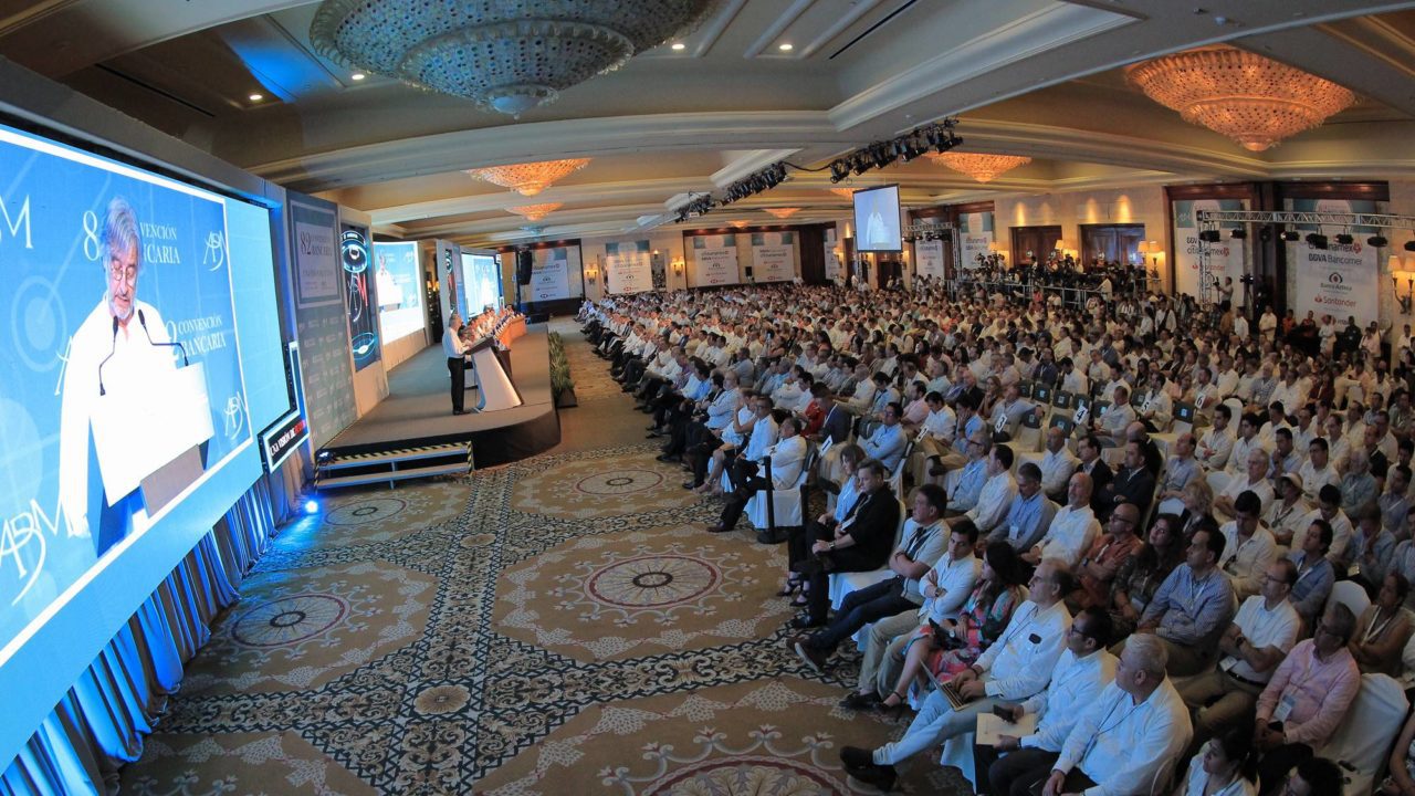 Banqueros dicen adiós a Acapulco; harán su Convención en Mérida