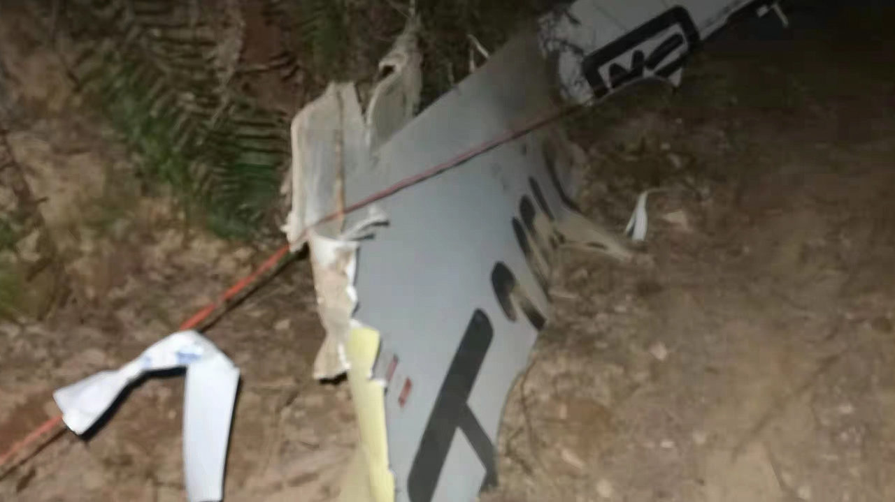 Encuentran caja negra del avión Boeing accidentado en China