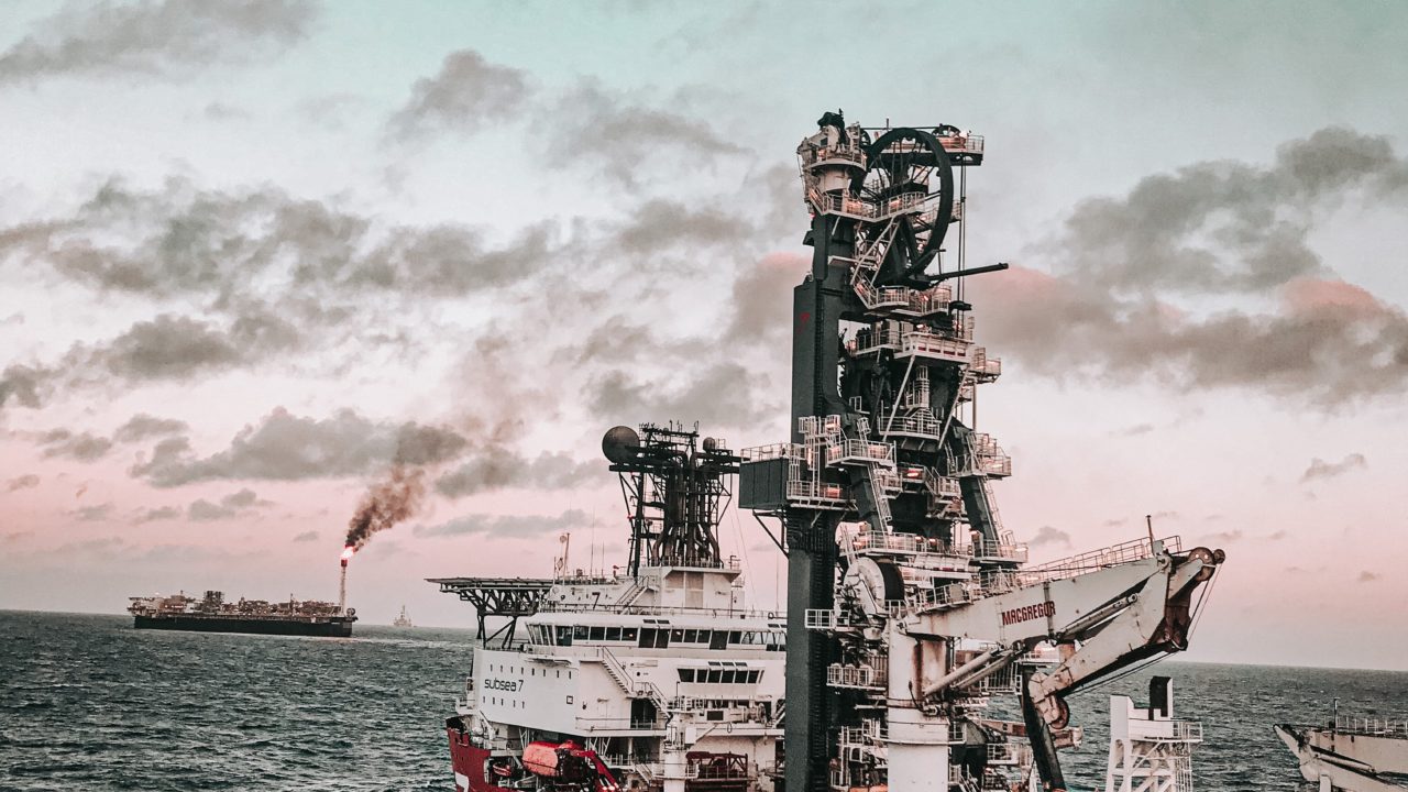 Repunte del petróleo se estancará porque riesgo de recesión contrarresta la escasez de oferta