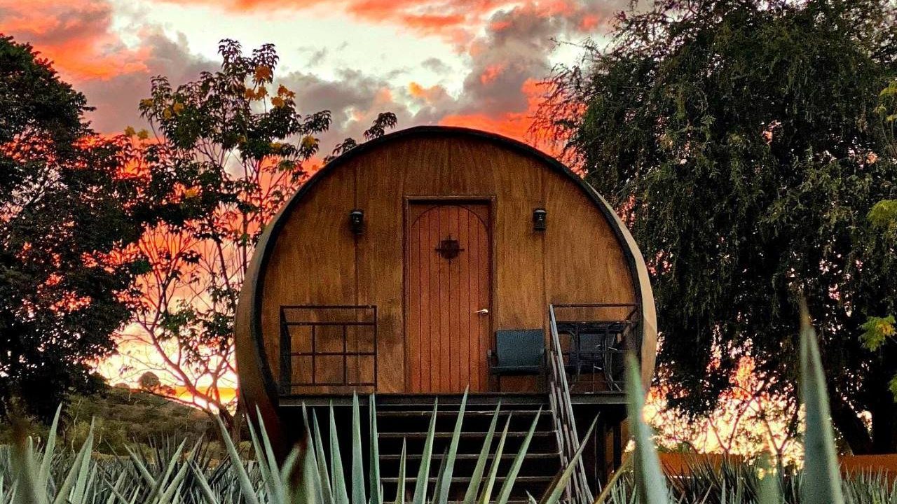 Tequila, el Pueblo Mágico donde podrás dormir dentro de una barrica gigante