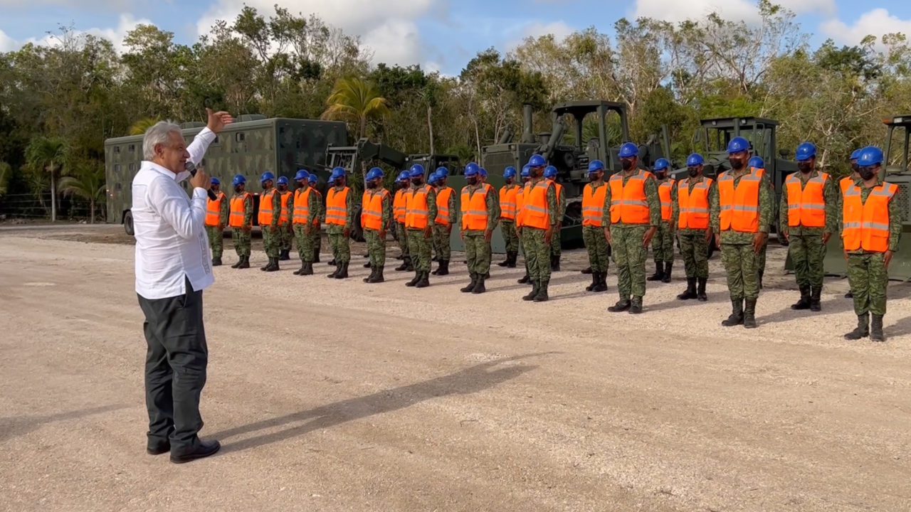 Cuiden y defiendan el Tren Maya, pide AMLO a militares; arrancan obras en tramos 6 y 7