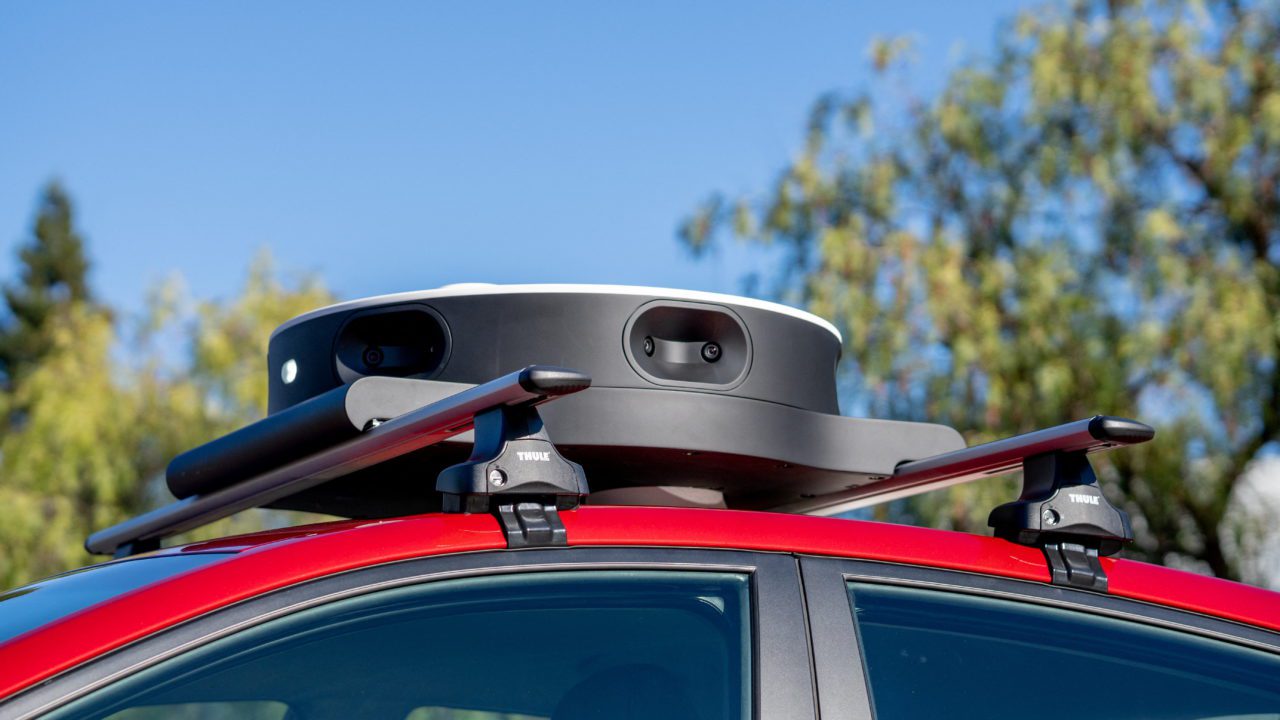 Toyota y Tesla desarrollan sistema de conducción autónoma de bajo costo