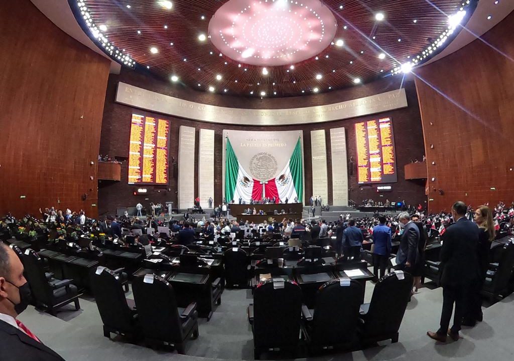 Morena y aliados aprueban plan B de AMLO entre gritos de ‘¡el INE sí se toca!’