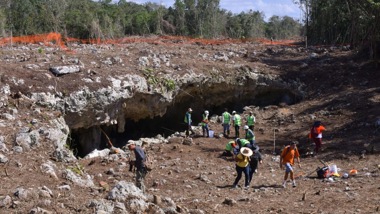 Cenotes y ríos subterráneos pueden colapsar vía del Tren Maya, alertan