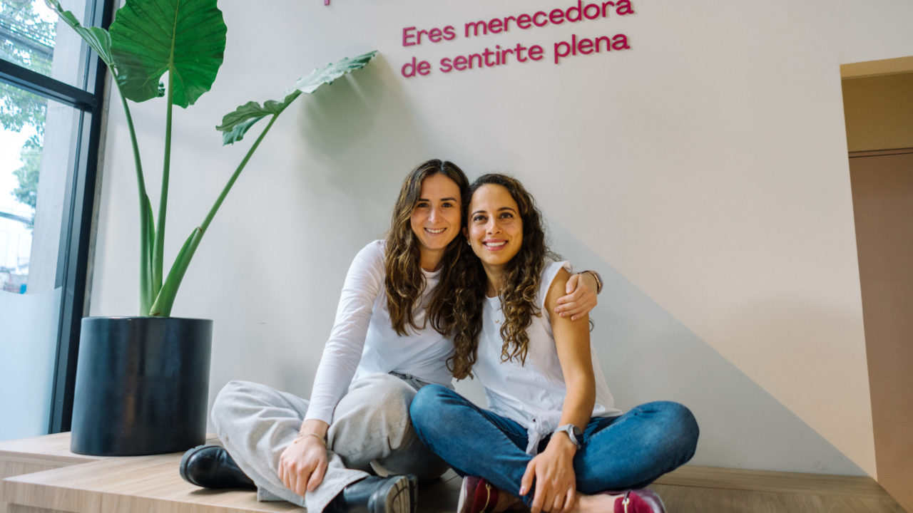 Dos emprendedoras mexicanas buscan eliminar el tabú de la salud reproductiva de la mujer