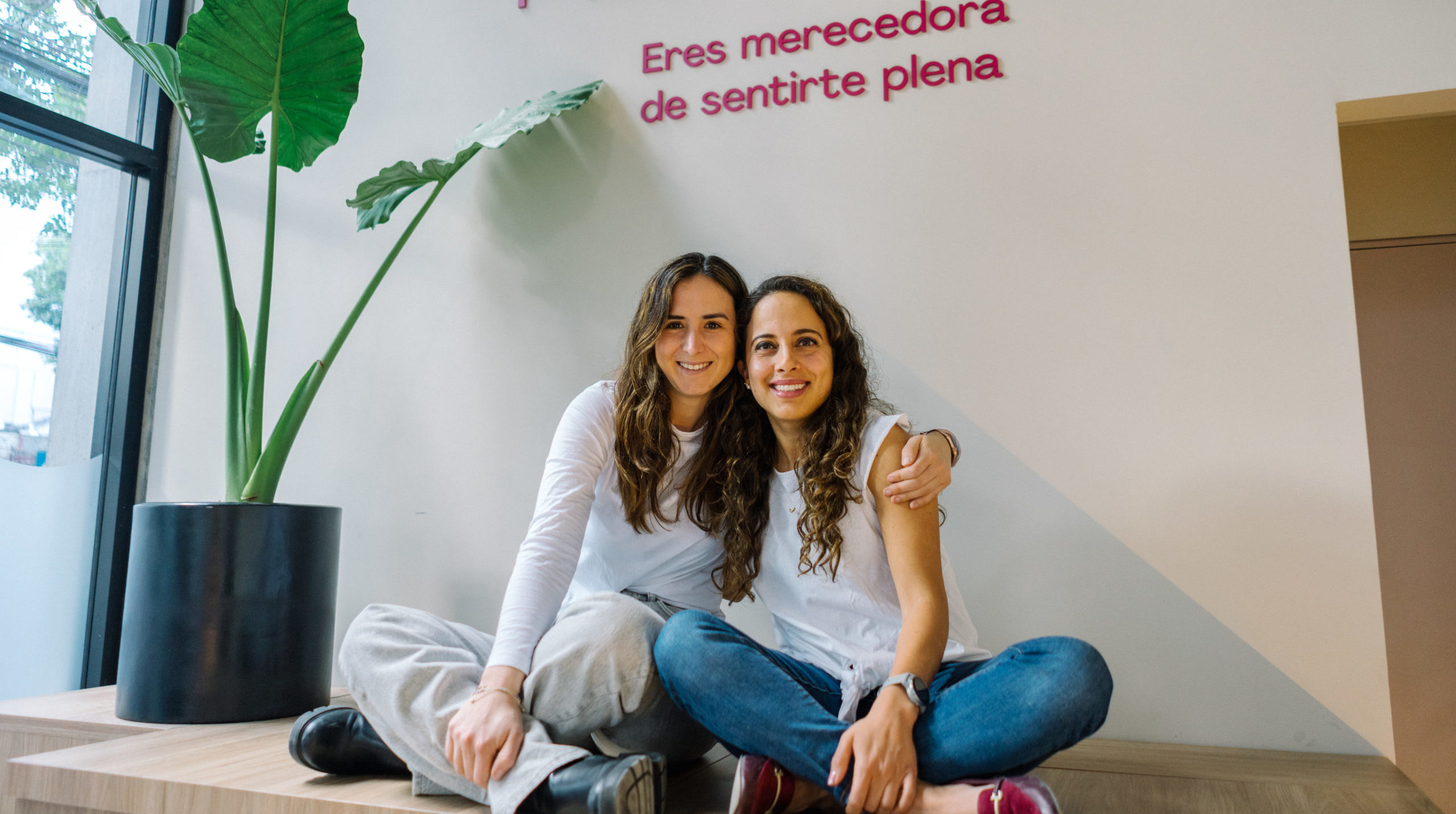 Dos emprendedoras mexicanas buscan eliminar el tabú de la salud reproductiva de la mujer