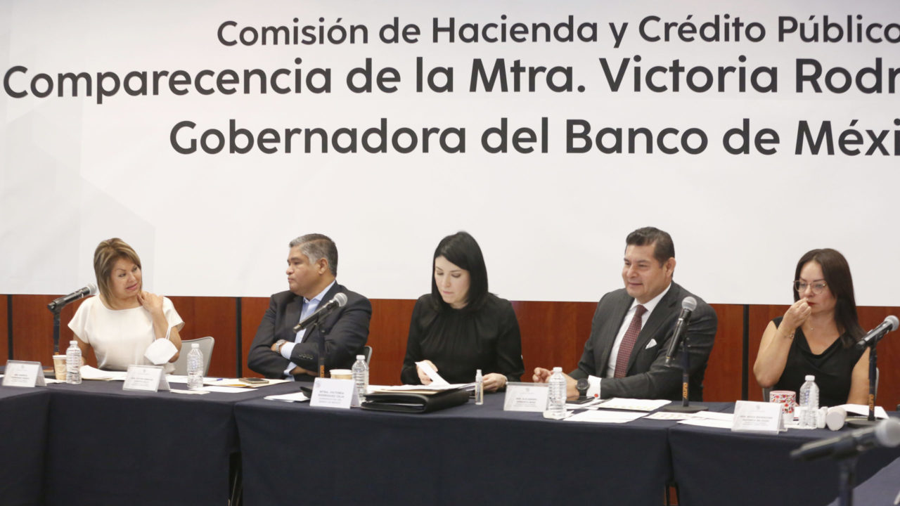 Banxico analiza regular el uso de criptomonedas