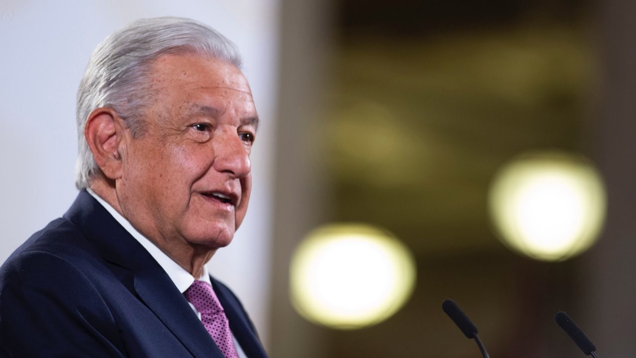 No creo que deba haber autoridad militar, es leal al gobierno civil: AMLO