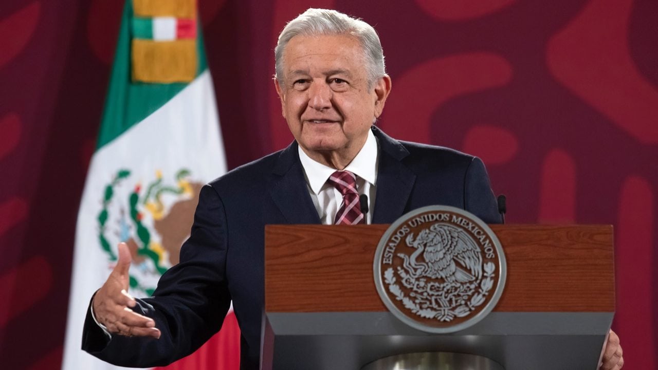 Eugenio Derbez y otros artistas no quisieron dialogar sobre el Tren Maya, justifica AMLO