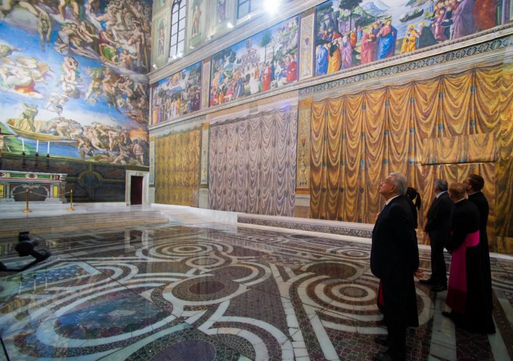 AMLO visita réplica de Capilla Sixtina y elogia humanismo del Papa Francisco