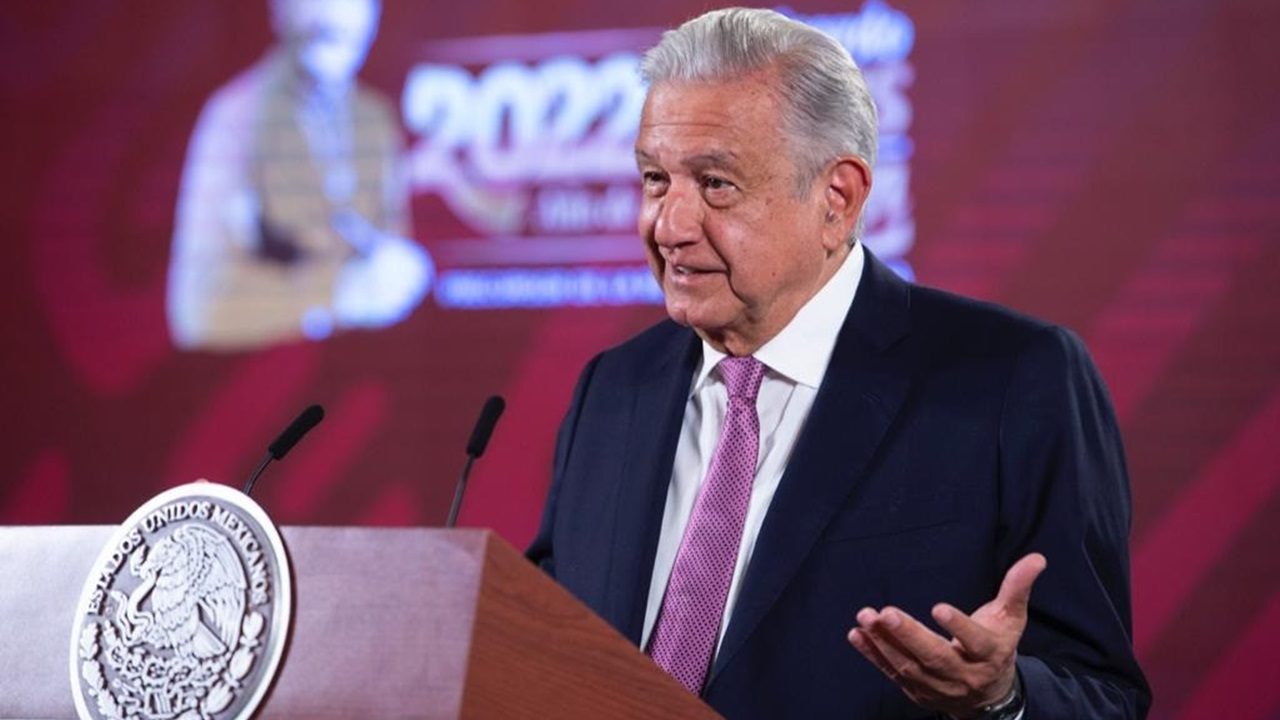 AMLO pide a Elon Musk limpiar Twitter de bots y transparentar publicidad