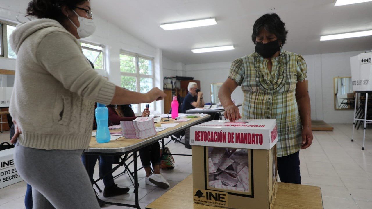 Políticos violaron el Estado de Derecho en la organización de la revocación de mandato: IMEF
