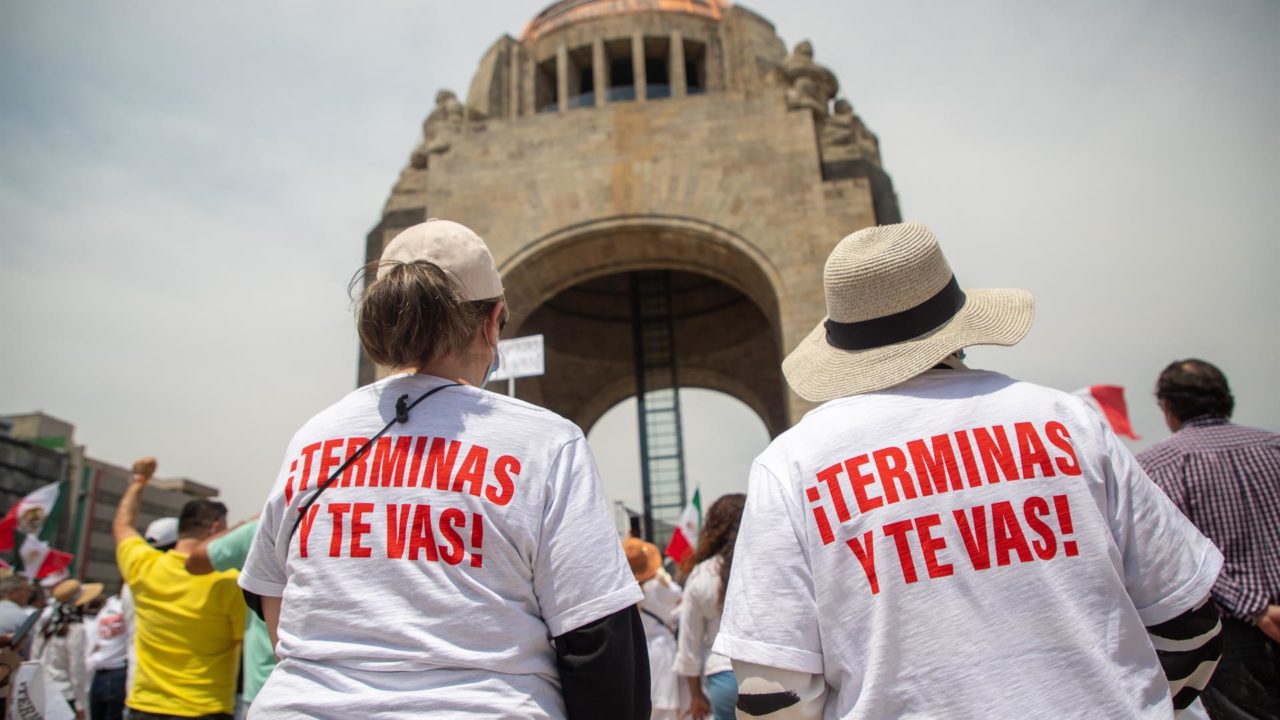 ‘¡Terminas y te vas!’; marchan en CDMX y otros estados para rechazar consulta de revocación