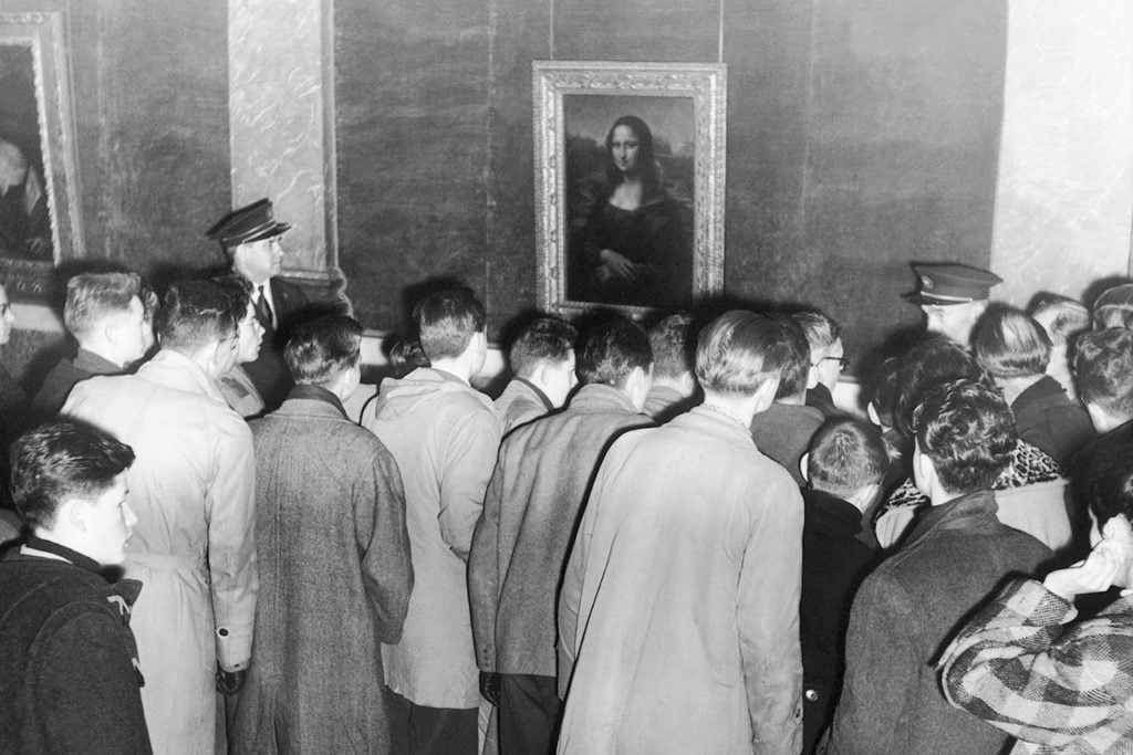 La Mona Lisa de vuelta en el Louvre después de la restauración de 1956