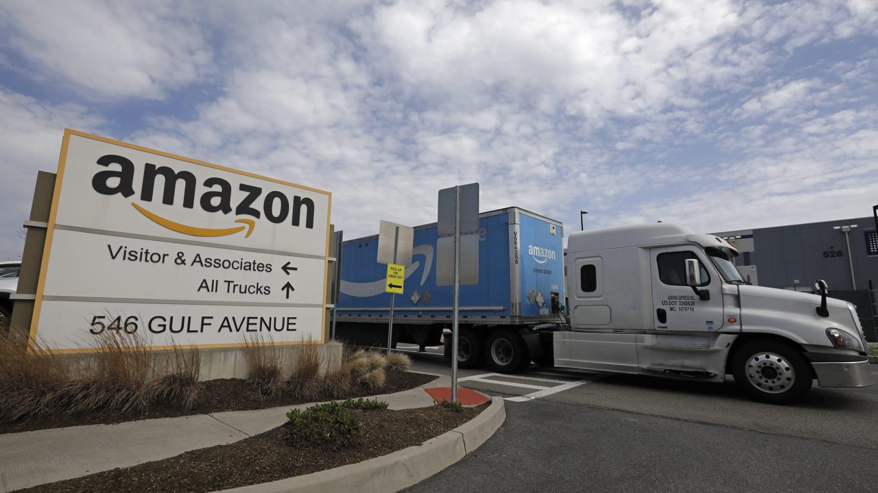 Amazon anuncia aumento de salarios y mejora de condiciones de trabajadores