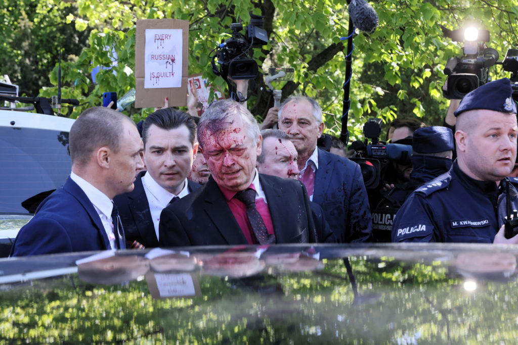 Agreden a embajador ruso, Sergei Andréiev, en Varsovia con pintura roja