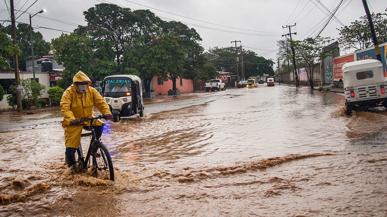 Autoridades destinarán 6,500 mdp a reconstrucción en Oaxaca por Agatha