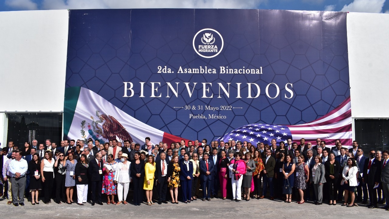 Inauguran en Puebla primera universidad binacional para migrantes