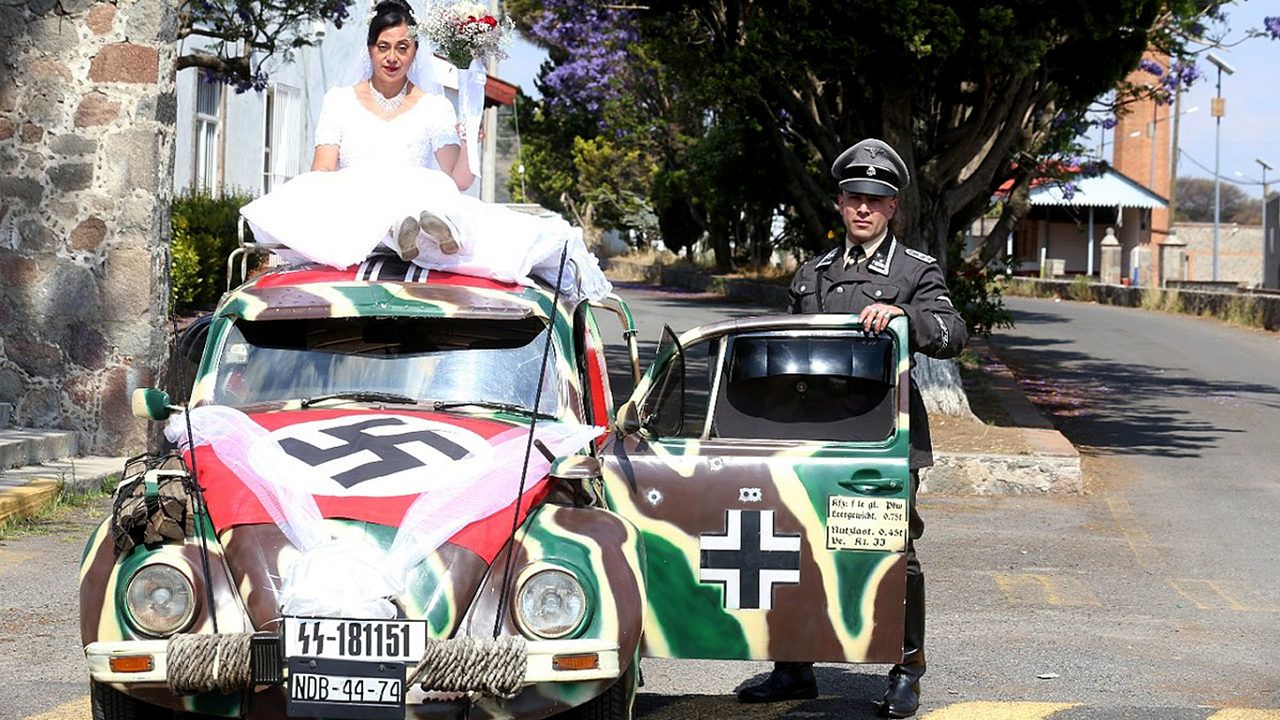 ONG condena boda con temática nazi organizada en México