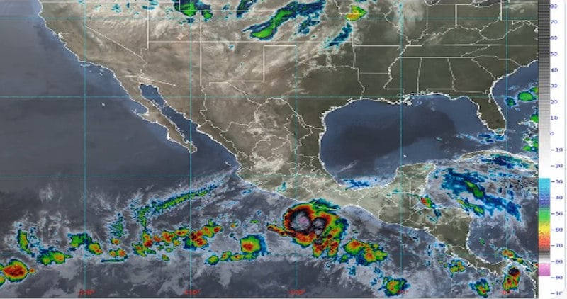 Agatha se convierte en el primer huracán de la temporada frente a costa mexicana