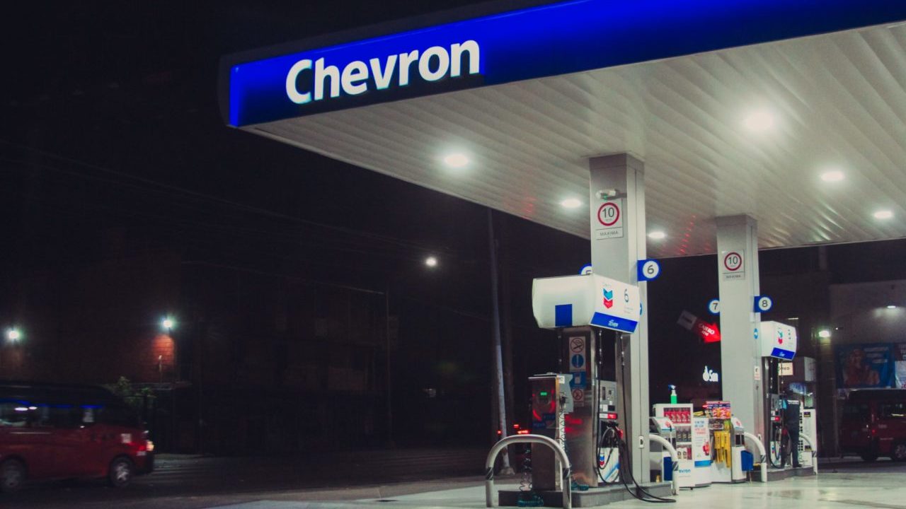 EU renueva licencia a Chevron para operar en Venezuela hasta noviembre