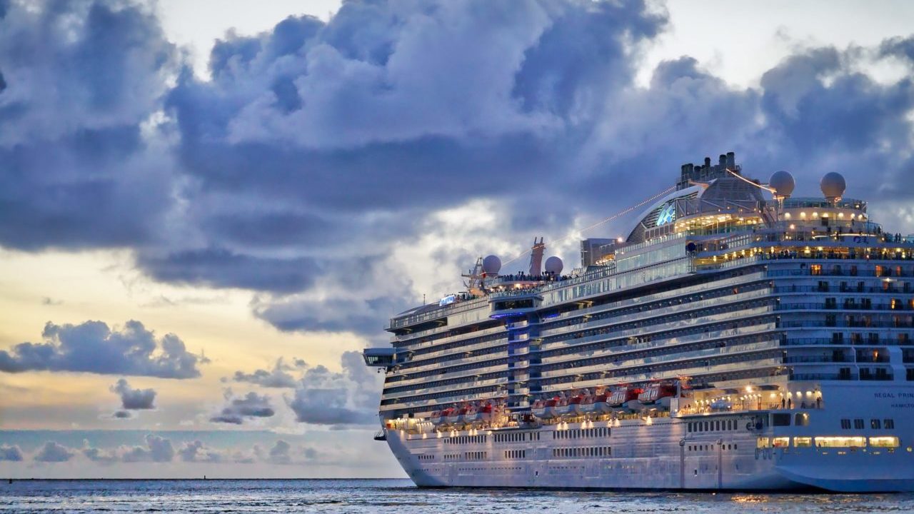 México recibió 5.6 millones de turistas en cruceros durante primer semestre de año; 8.4% más que en 2024