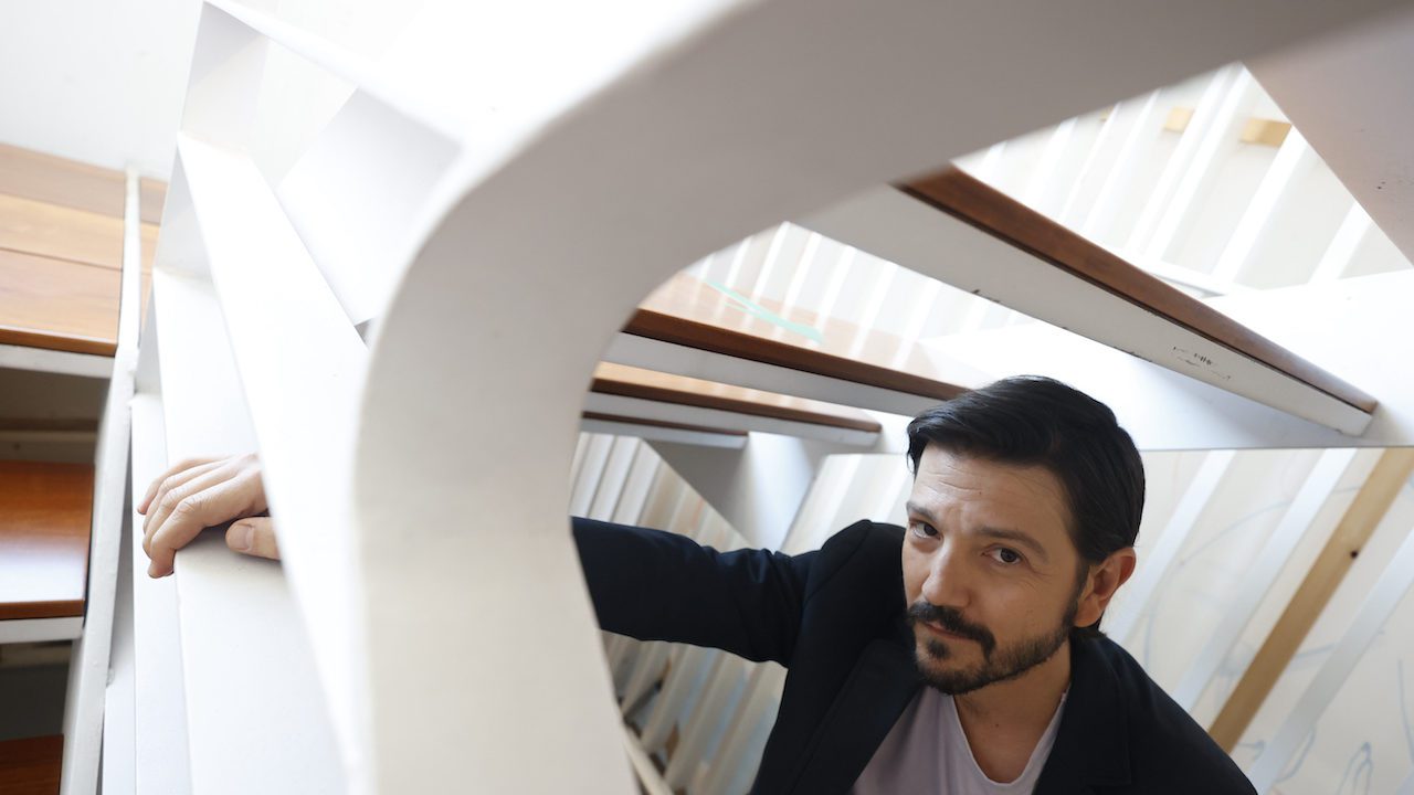 Diego Luna: “Hacer teatro me da estabilidad y sensación de pertenencia”