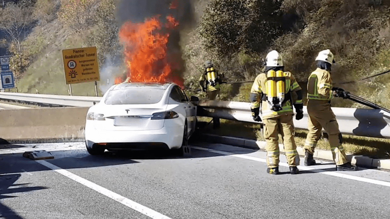 Capacitarán a bomberos en cómo actuar ante accidentes con vehículos eléctricos