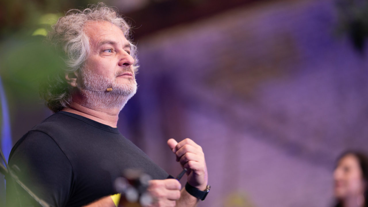 Cofundador de Globant: ‘Hay que mojarse los pies en el metaverso, cripto, NFTs’