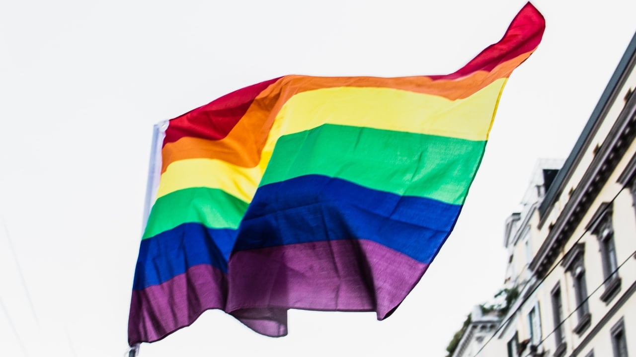 Rusia amplía prohibición de ‘propaganda LGBT’ a todas las edades