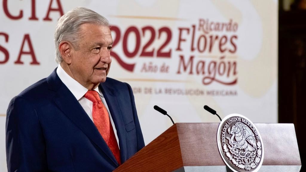 AMLO pide a la oposición que si no va a legislar, tampoco cobre