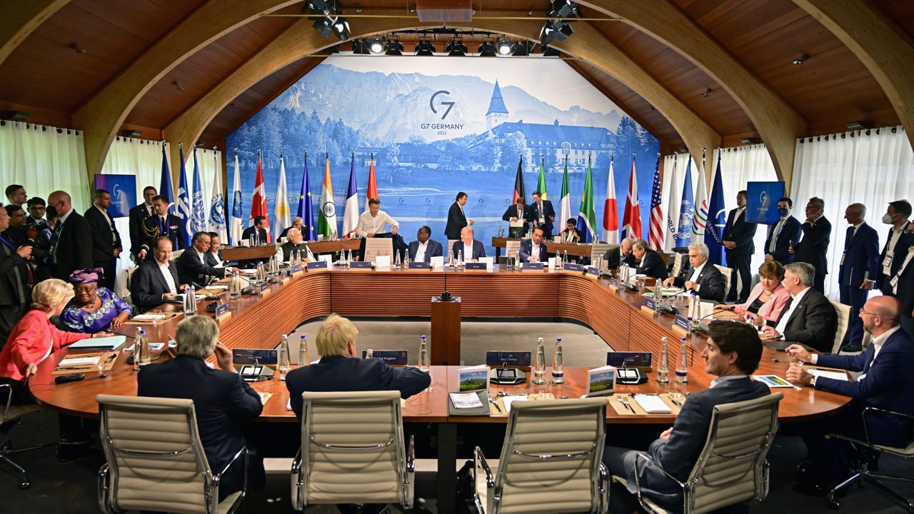 El G7 condena ‘abominable crimen de guerra’ contra centro comercial ucraniano
