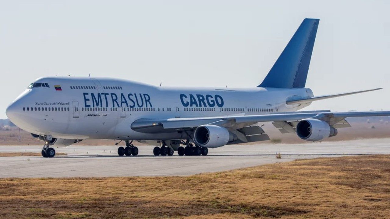 Maduro dice que EU pretende ‘robarse’ avión retenido en Argentina