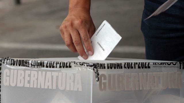 Millones de mexicanos votan en elecciones clave entre retos y denuncias