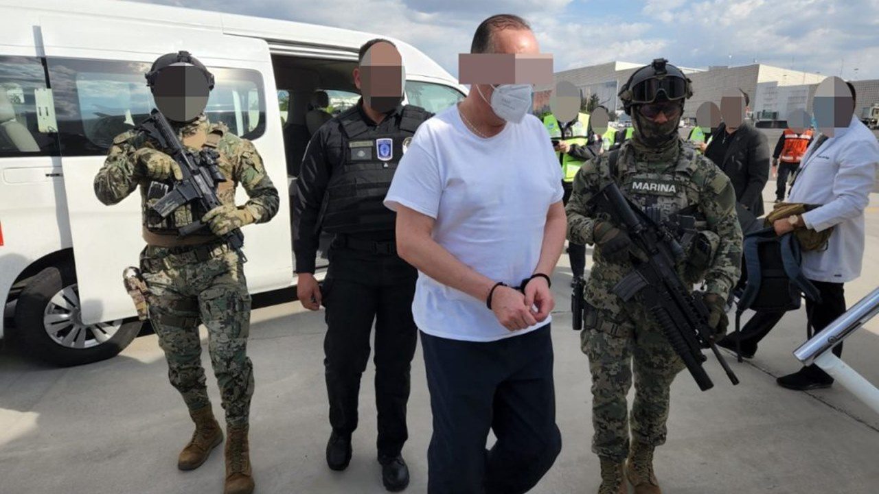 Trasladan a César Duarte a Chihuahua para imputarle delitos