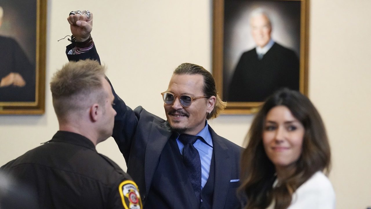 Johnny Depp gana juicio a Amber Heard, pero él también la difamó, concluye jurado