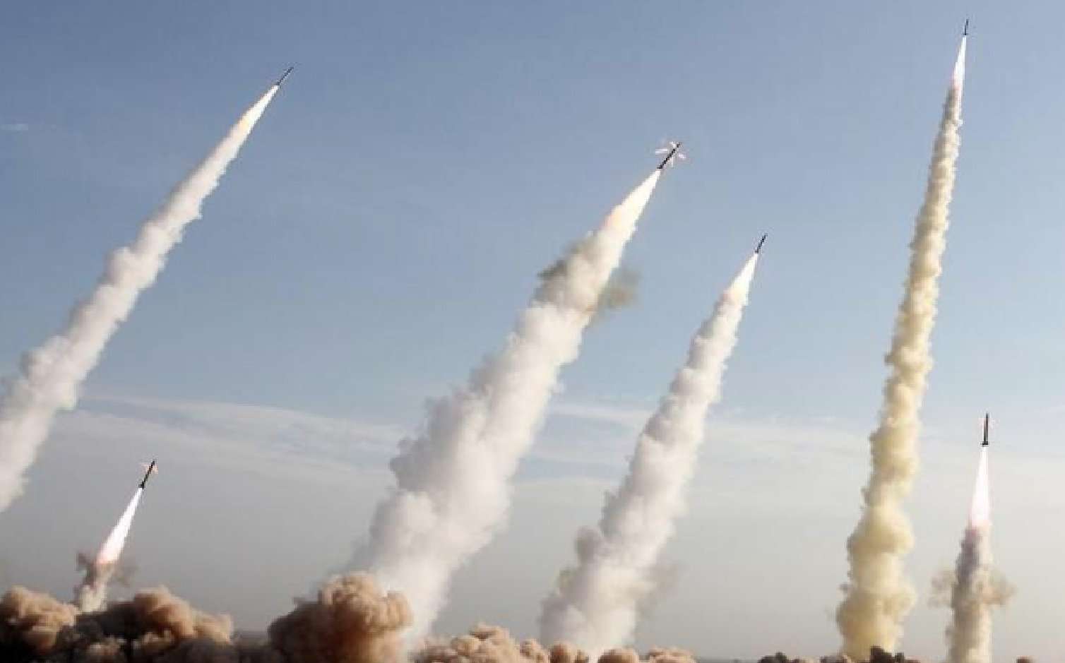 Japón afirma que 5 misiles chinos cayeron en aguas de su zona económica