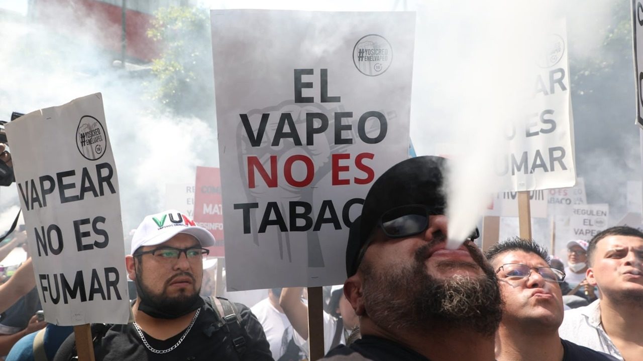 Senado aprueba reforma que prohibe la producción y venta de vapeadores