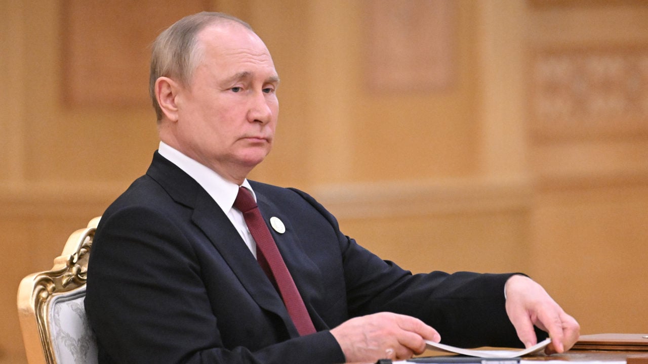 Putin considera ‘abominable’ que Zelenski encubra al nazismo en Ucrania