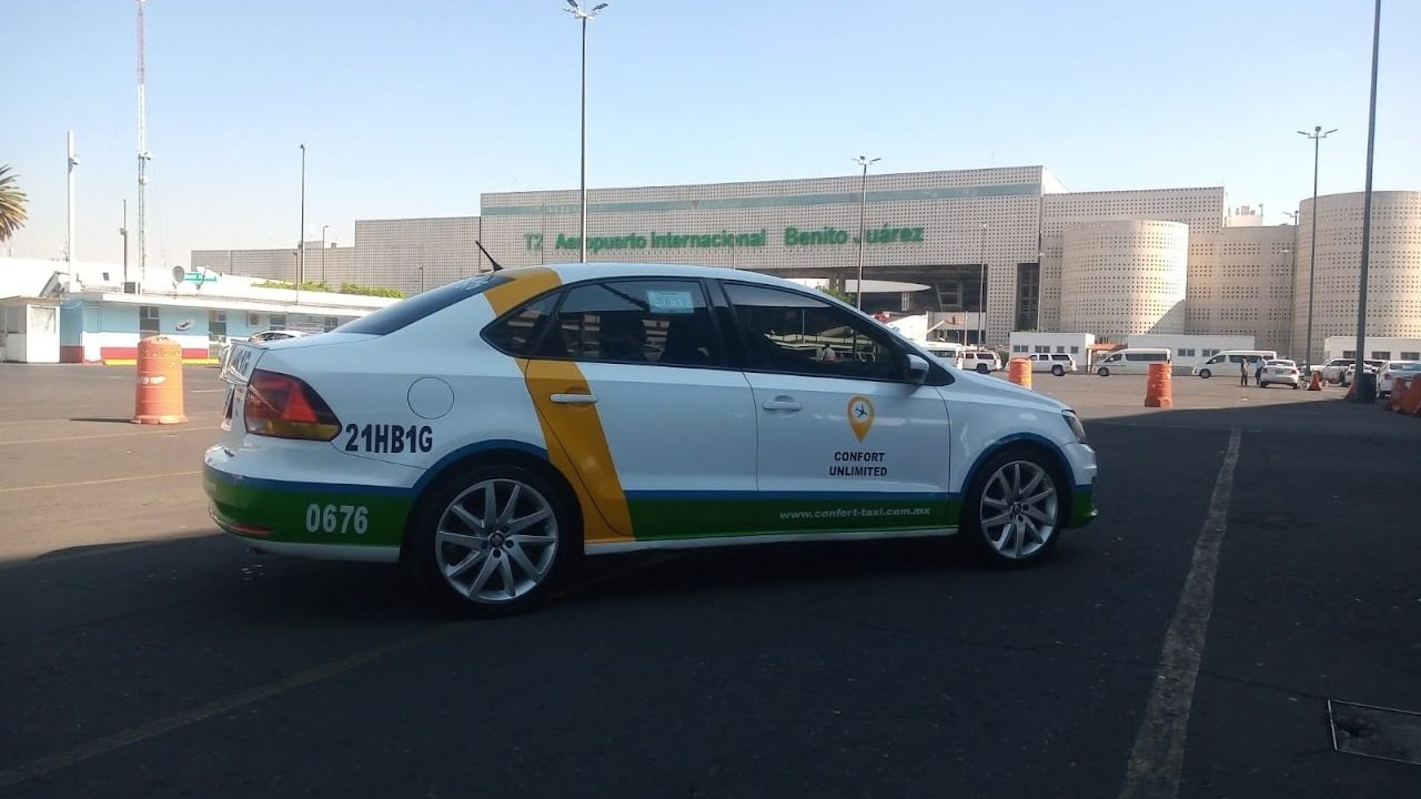Deudas y demandas ahogan a los concesionarios de los taxis del AICM
