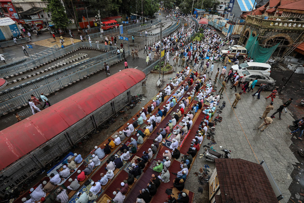 Población Mundial Eid al-Adha prayer in India