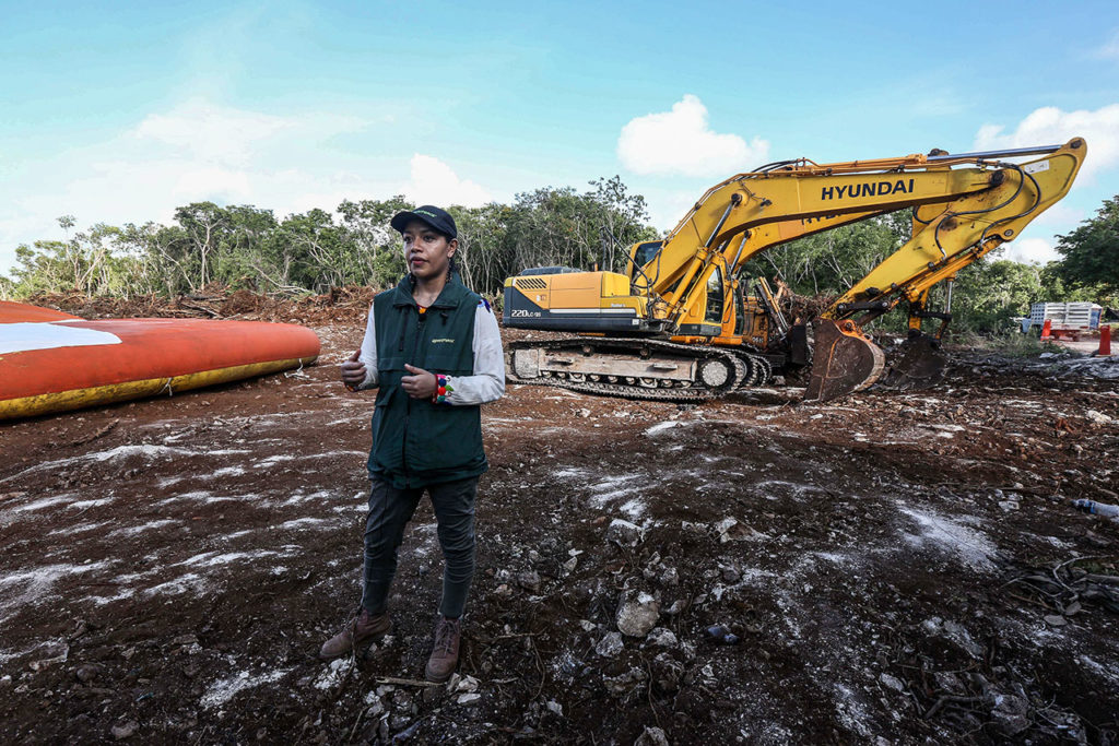 Greenpeace protesta contra reinicio ilegal de obras del Tren Maya en México