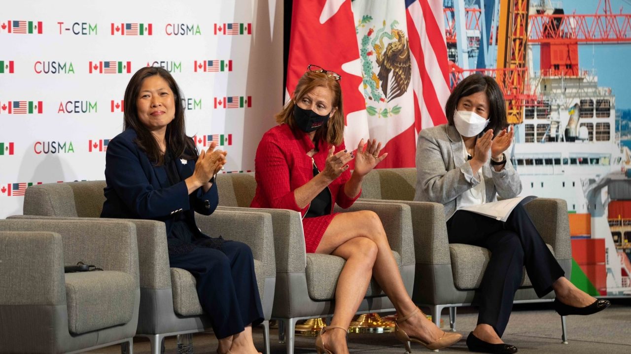 Economía recibe también solicitud de consultas de Canadá por política energética