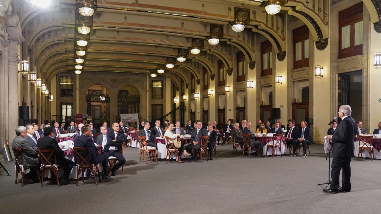AMLO invitó a empresarios a comprar ‘cachitos’ para terrenos en Sinaloa; esperan 1,000 mdp