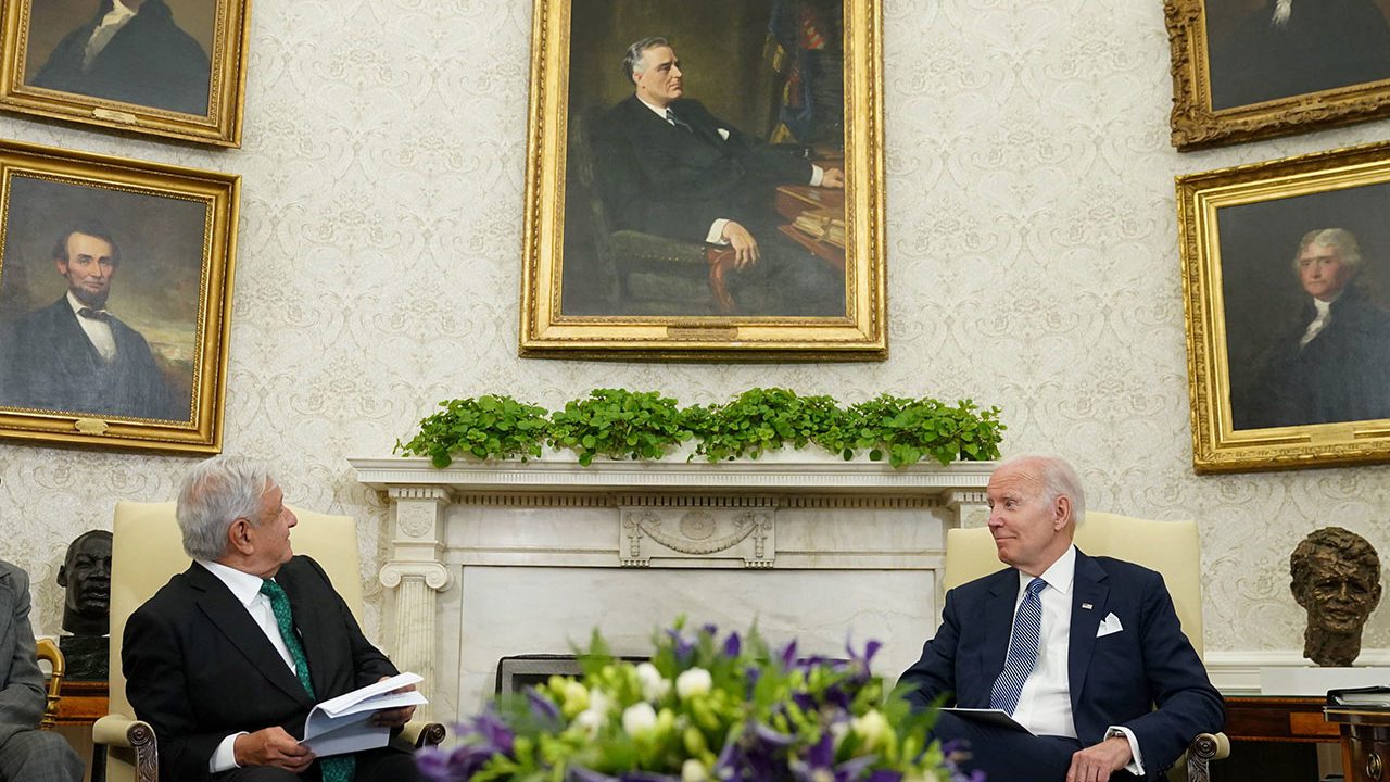 Biden pide paciencia ante demandas migratorias de López Obrador